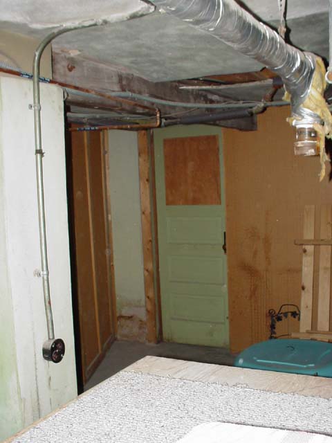 057 False Wall Reveals a Door