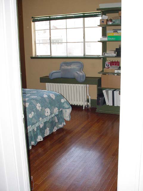 115 Main Hallway To Guest Room