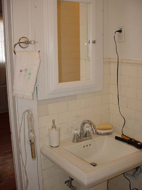 146 Master Sink And Medicine Cabinet