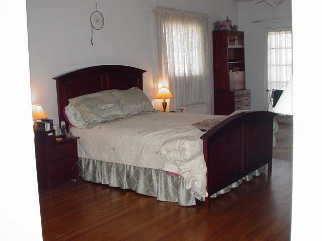 150 Master Bed And Hutch